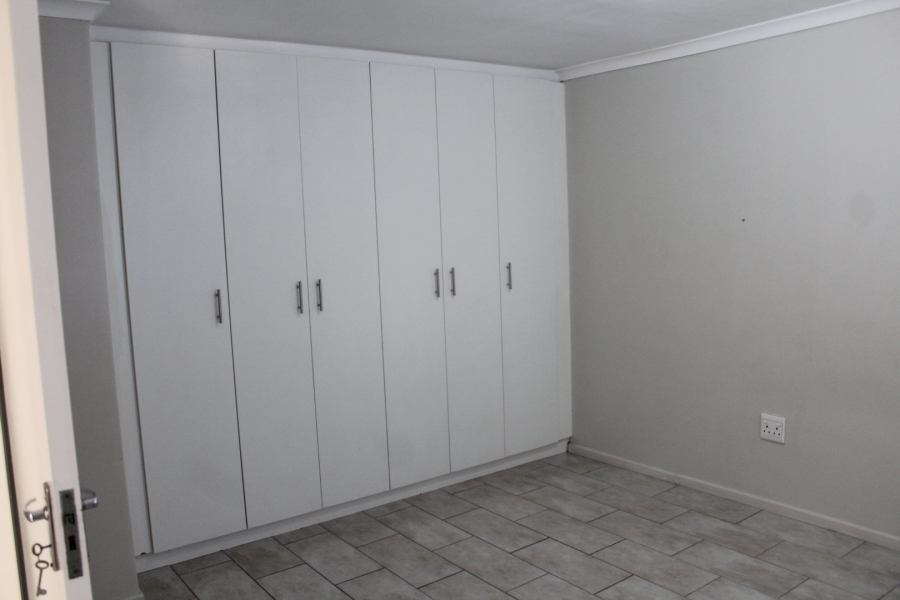 To Let 2 Bedroom Property for Rent in Kempenville Western Cape